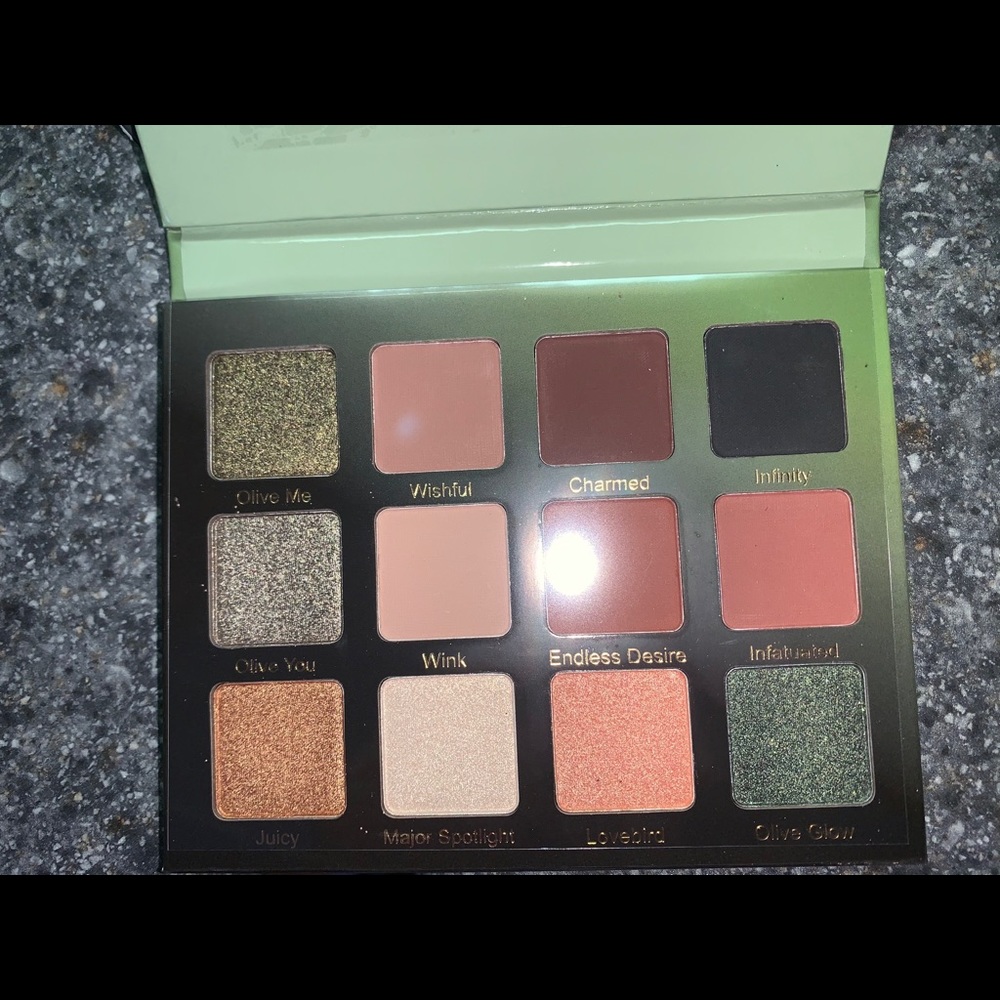 Violet Voss Olive You Forever eyeshadow pallet